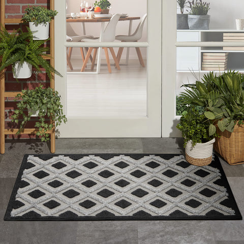 Nourison Aloha Geometric Indoor/Outdoor Black White 2'8" x 4' Area Rug, (3' x 4')