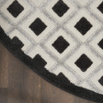 Nourison Aloha Geometric Indoor/Outdoor Black/White 4' x Round Area Rug (4'xRound)